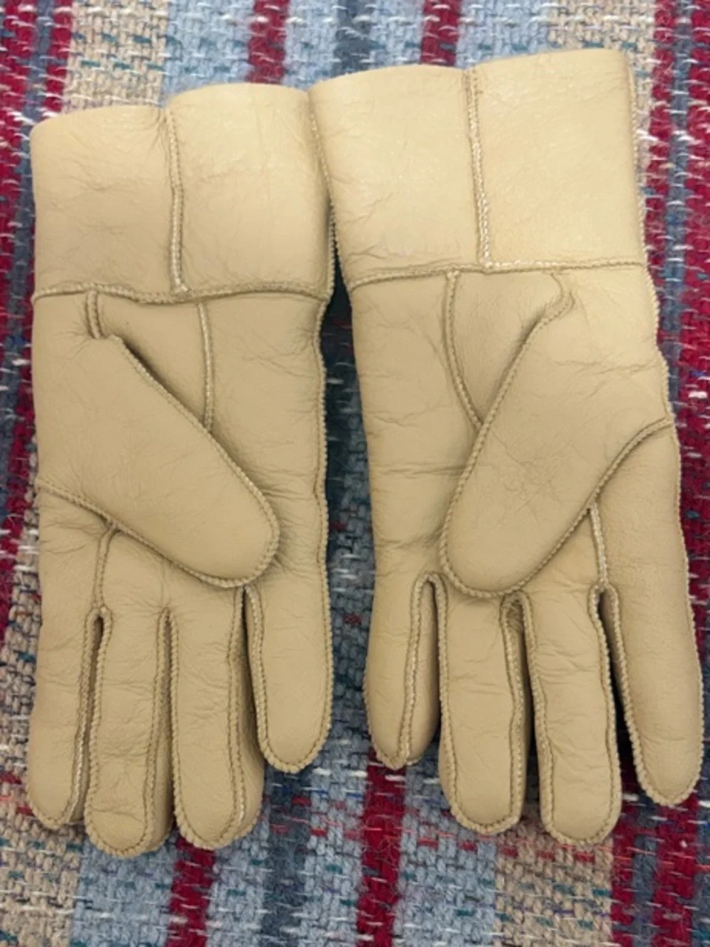 NWOT Cream 100% Genuine Shearling Sheepskin Leather Gloves with Turn Down Cuffs